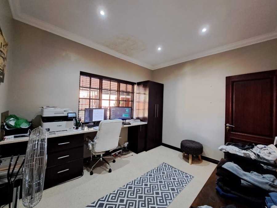 3 Bedroom Property for Sale in Bonza Bay Eastern Cape